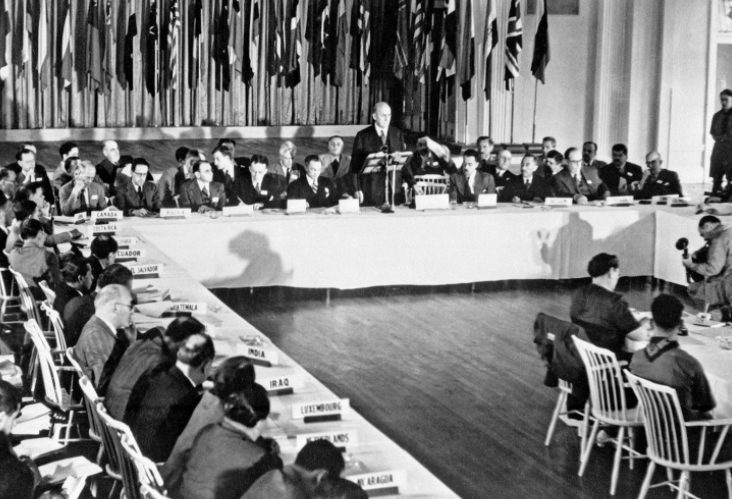 Bretton Wood Abkommen - Gründung 1944 des Internationalen Währungsfonds (IWF) und der Internationalen Bank für Wiederaufbau und Entwicklung (IBRD, Weltbank) beschlossen (Everett Collection)